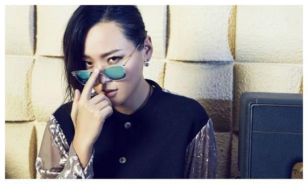 张国立的三个孩子，儿子是永远的耻辱，女儿却红遍全国