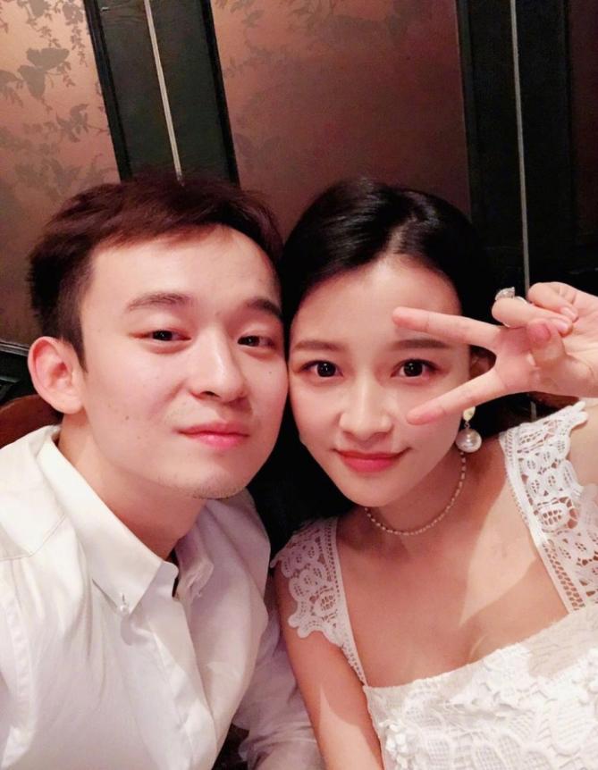 董子健凌晨卡点为孙怡庆生  用一连串彩虹屁夸赞老婆