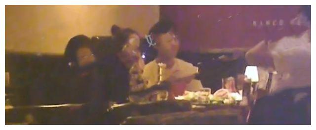 德云社社张九龄恋情曝光，粉丝：相声演员不是偶像