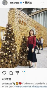 ​章泽天罕见晒与女儿合照跨年，5岁女儿长发及腰，母女同框超温馨
