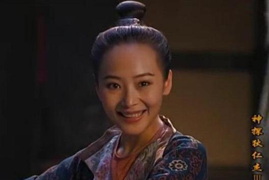 42岁黄海波近照胡子拉碴，面容憔悴星范全无，37岁妻子美貌依旧