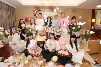 ​44岁黄奕生日照曝光，状态年轻似少女，终于摆脱了前夫的阴影