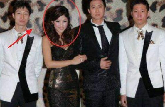 洪金宝女儿36岁还未结婚，只因父亲太强势？实则是女儿太优秀