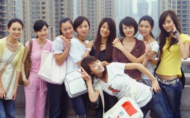 十年前是杨幂的助理，因长相甜美被导演看中，徐小飒的逆袭人生