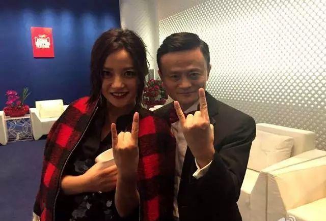天涯评选年度最恶艺人, 鹿晗关晓彤薛之谦上榜! 恶心TA就留下TA!