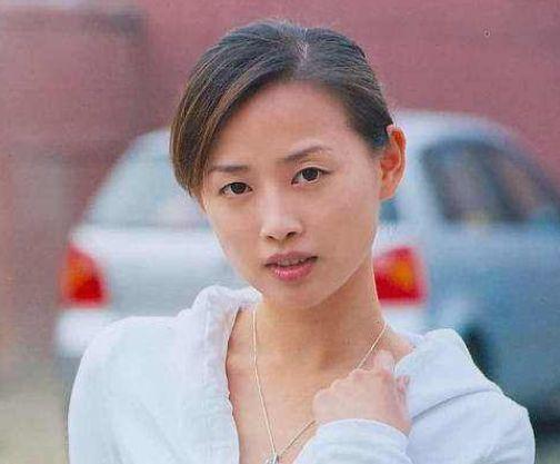 她是黄晓明最搭“荧屏情侣”，连宁静都输给她，今41岁美成这样