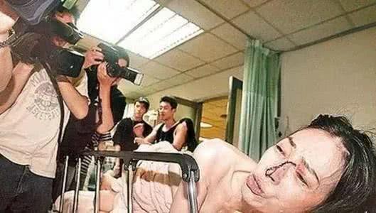 真渣女！靠结婚身家百亿，抛弃亲生女只爱小鲜肉，还放言追求黎明