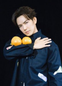​20岁钟汉良有多帅？简直无法用语言形容，漫画中的美男也不过如此