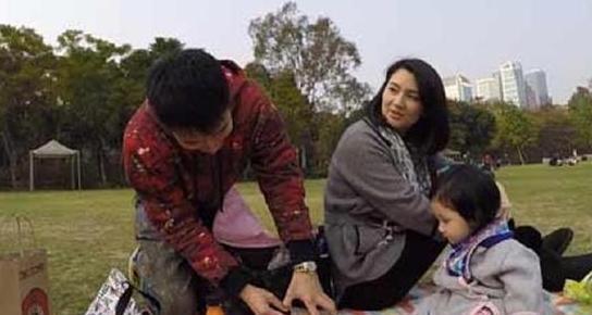 洪欣坐拥7000万豪宅, 背着30万爱马仕, 张丹峰真的太幸福了