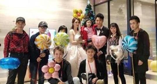 洪欣坐拥7000万豪宅, 背着30万爱马仕, 张丹峰真的太幸福了