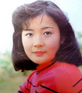 ​14岁出道拍戏，当红时出国留学，嫁导演恩爱至今，54岁依旧美丽