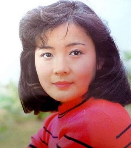 14岁出道拍戏，当红时出国留学，嫁导演恩爱至今，54岁依旧美丽