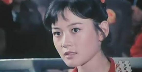 14岁出道拍戏，当红时出国留学，嫁导演恩爱至今，54岁依旧美丽