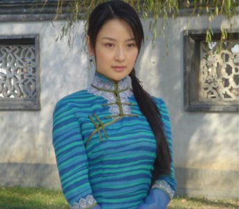 ​秀外慧中的女演员孙宁 网友：愿她像鲜花一样盛开