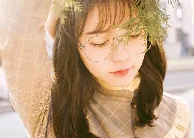 女生这4种脸型，最适合“中分”，特别第3种，多数男生都喜欢！