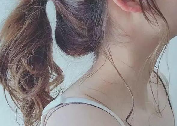 女生这4种脸型，最适合“中分”，特别第3种，多数男生都喜欢！