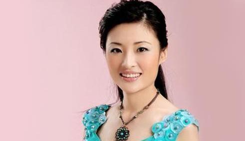 央视最美7位女主持人, 个个貌美如花气质迷人, 你最喜欢谁?