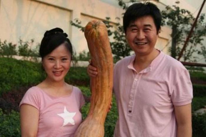 付笛声跟妻子两人近照，任静老到认不出，付笛声瘦到让人唏嘘