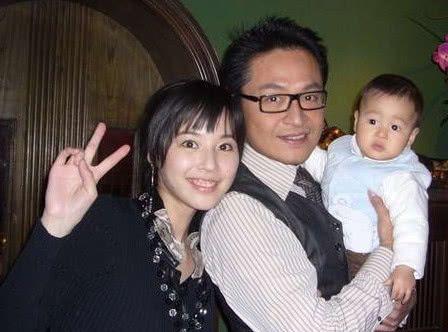 马景涛晒两个儿子洗澡照，意外曝光浴室环境，明星家浴缸这么脏