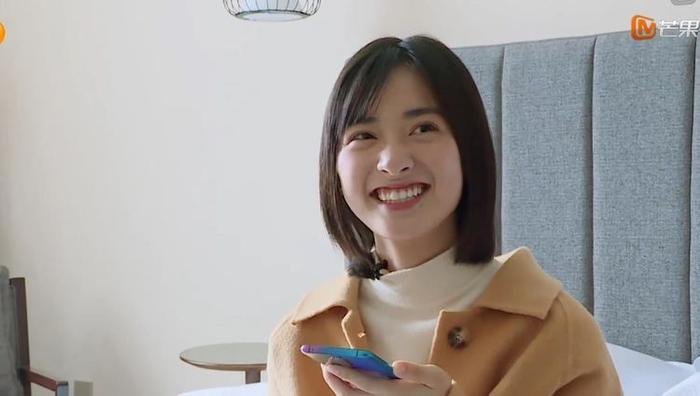 刘涛给王鹤棣安排差事，沈月下意识举动暴露了两人真实关系！