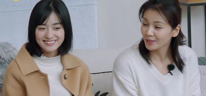 刘涛给王鹤棣安排差事，沈月下意识举动暴露了两人真实关系！