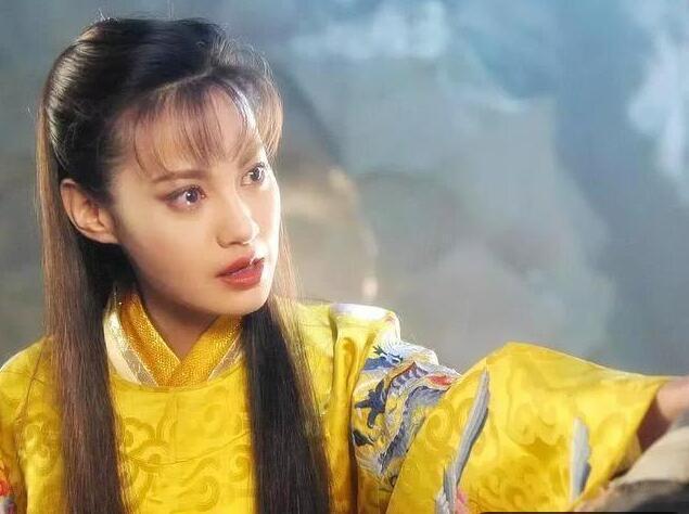38岁杨雪近照曝光，和老公神似父女，网友：真的嫁给了爱情！