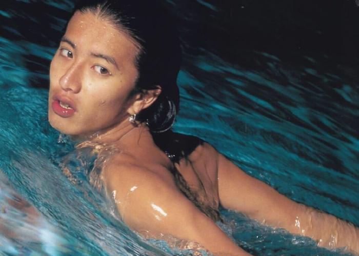 木村拓哉二十年前写真曝光 当年他的海报要专人看守 怕粉丝抢走