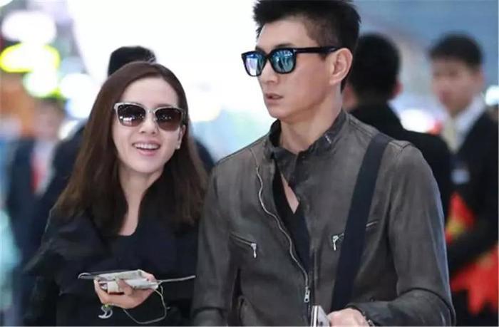 刘诗诗的妈妈居然说女儿不够美，但吴奇隆却用两个词来形容妻子