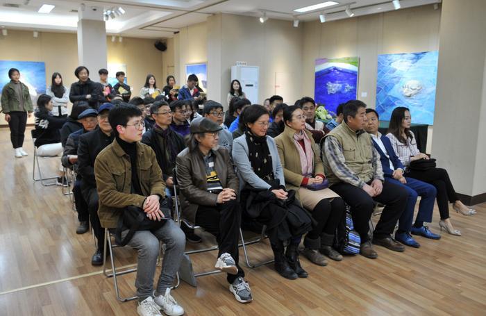 曹星原绘画展带你走进 “不写实，只写心” 的 “编译”世界