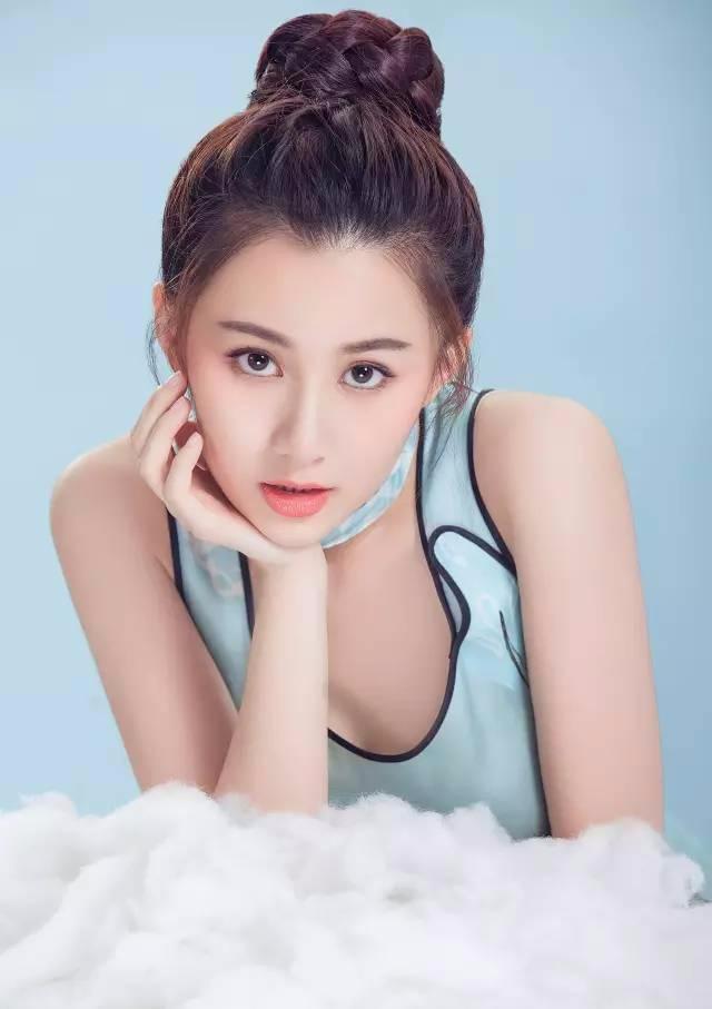 出道5年，和郑爽搭档被吐槽，和杨幂却被无视，今和马丽搭档走红