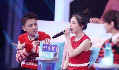 ​冯提莫被揩油狂人摸怕了换上长裙，蘑菇大军爆破了咸猪手微博！