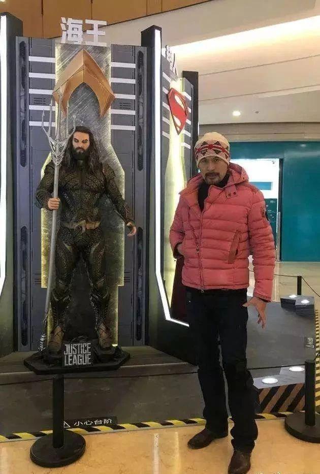 徐锦江撞脸别人蹭热度？错！是海王、雷神占便宜了