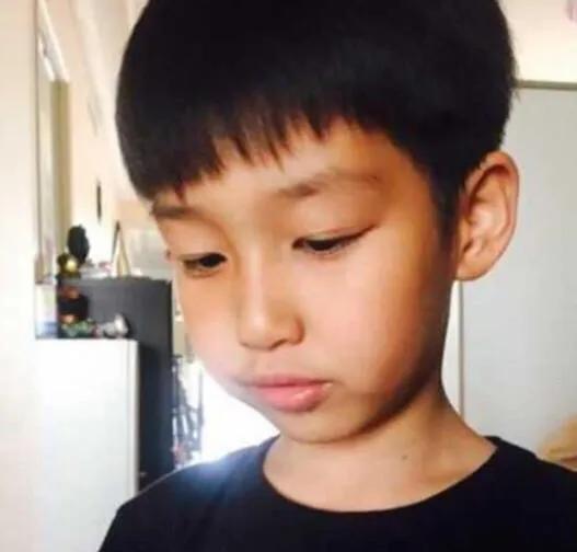有一种基因叫“陈羽凡的儿子”，帅到掉渣，网友：不是亲生的？