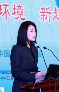 ​父亲辞世后宗馥莉首次公开亮相：她心中未来的娃哈哈什么样？