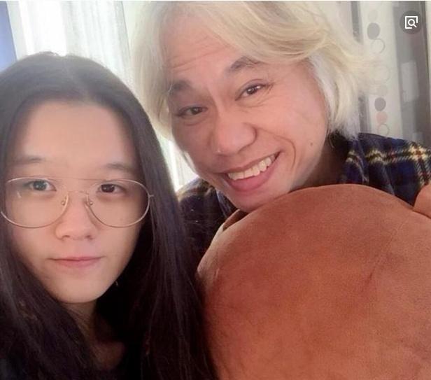 相差41岁的爷孙恋，女友成功怀孕，网友：绝对是真爱