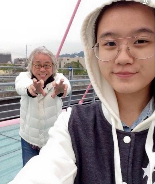 相差41岁的爷孙恋，女友成功怀孕，网友：绝对是真爱
