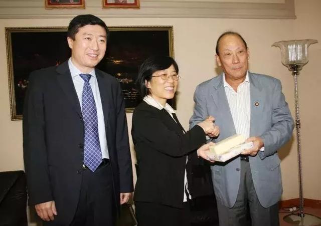 吴尊，默默的他地位几乎相当于 文莱的“王子”