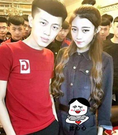 小伊伊赔天价违约金后，还被商家“碰瓷”，牌牌琦聊天记录证清白