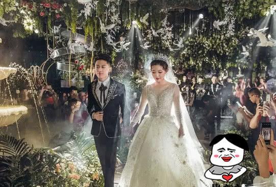 小伊伊赔天价违约金后，还被商家“碰瓷”，牌牌琦聊天记录证清白
