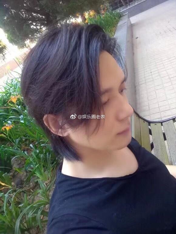 出道13年不红，32岁被老婆捧红，如今他火了一把，老婆无人识