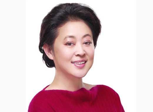 倪大红60岁近照曝光，还隐藏着一位美丽娇妻，原来她也是一名演员