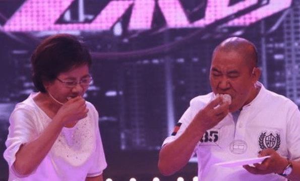 他是歪嘴的一级演员妻子端庄, 如今这个特点似乎影响到第三代了