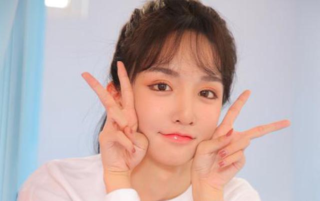 艾比走红之后太膨胀？微博发文自称女明星，太把自己当回事了