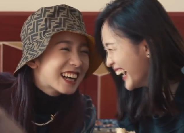 吴宣仪和孟美岐同吃一个包子，下一秒画风突变，被两人可爱到了