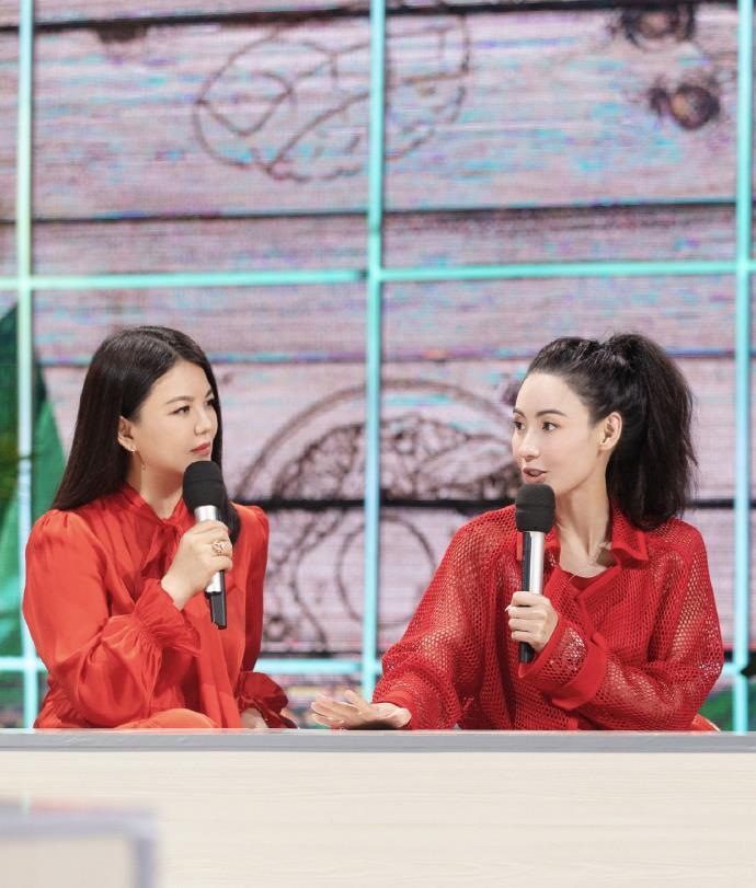 三大辣妈同框斗艳：李湘富态肥，张柏芝冻龄美，陈意涵很少女