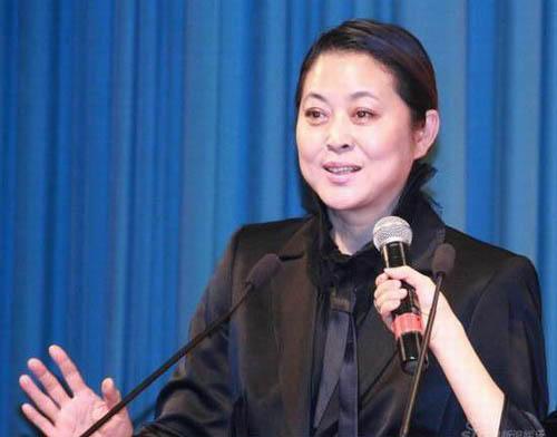 58岁倪萍近况：三婚老公是著名导演，儿子曾患白内障！