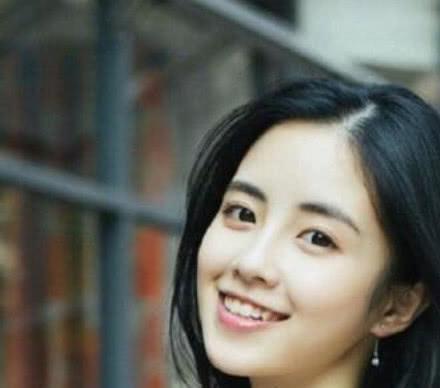 胡歌被曝领证结婚，女方是95年的新人小花？胡歌工作室人员回应