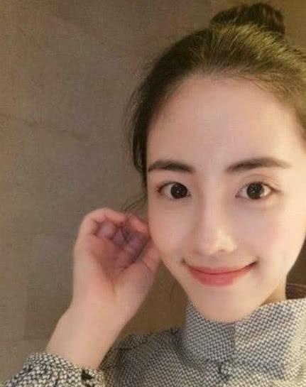 胡歌被曝领证结婚，女方是95年的新人小花？胡歌工作室人员回应