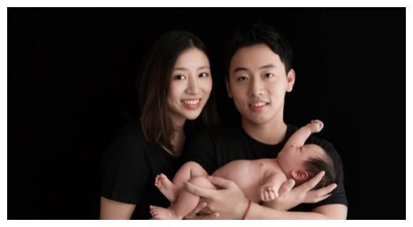 奥运“5金王”邹凯28岁娇妻现状：头发成渐变色，身材依旧傲人！
