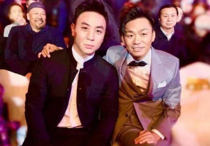 圈中罕见的师兄弟聚餐， 网友：真没想到他们关系还真不一般